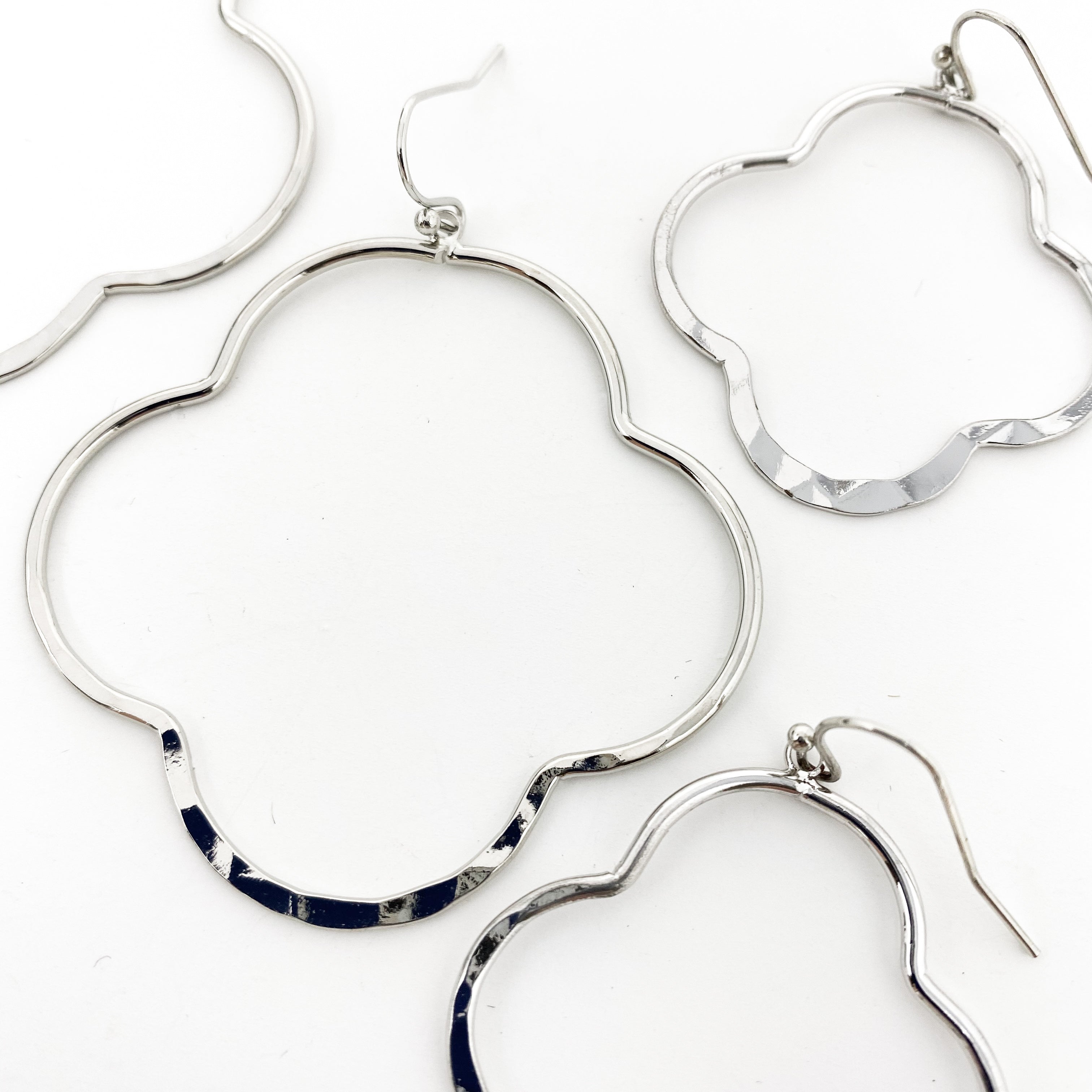 Vera Hammered Van Cleef Earring - MTT Collective